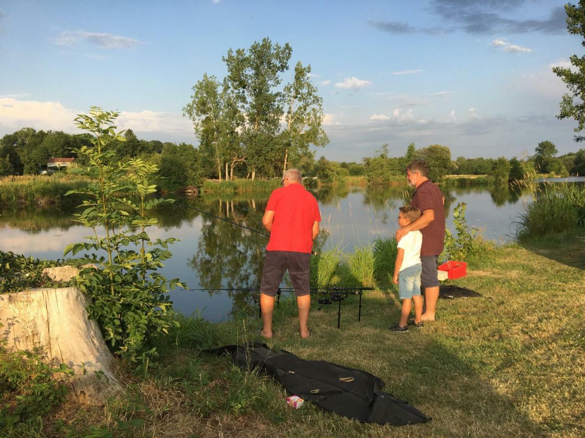 Gite Martin Pecheur Au Coeur De La Nature Moncoutant Buitenkant foto